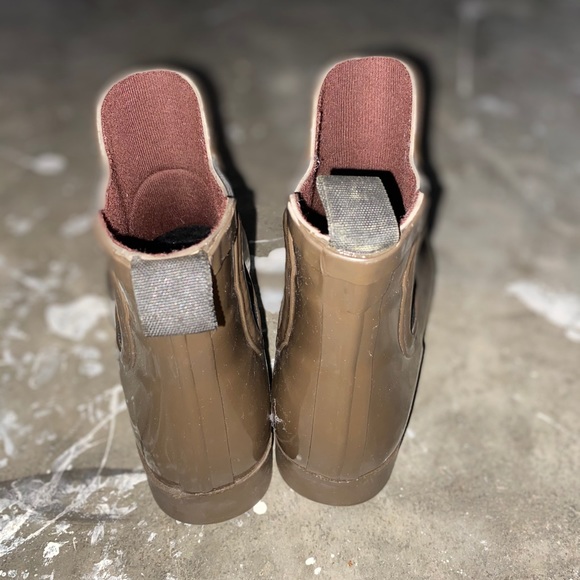 Brown rain boots - Picture 5 of 7